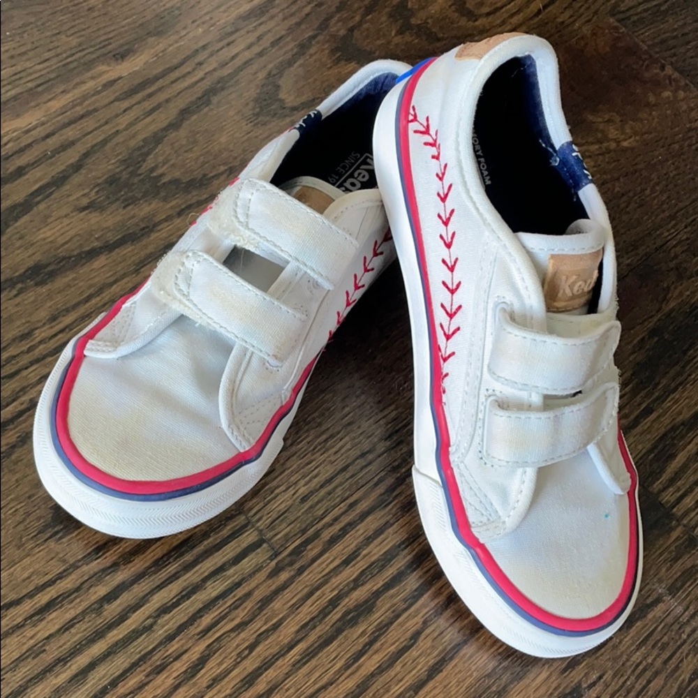 Kids baseball design Keds size 12M worn once.